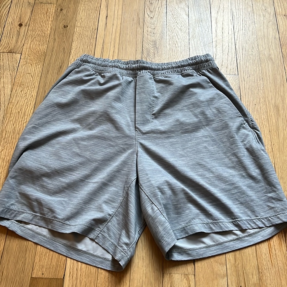 Lululemon Shorts Light Running with Zip Medium